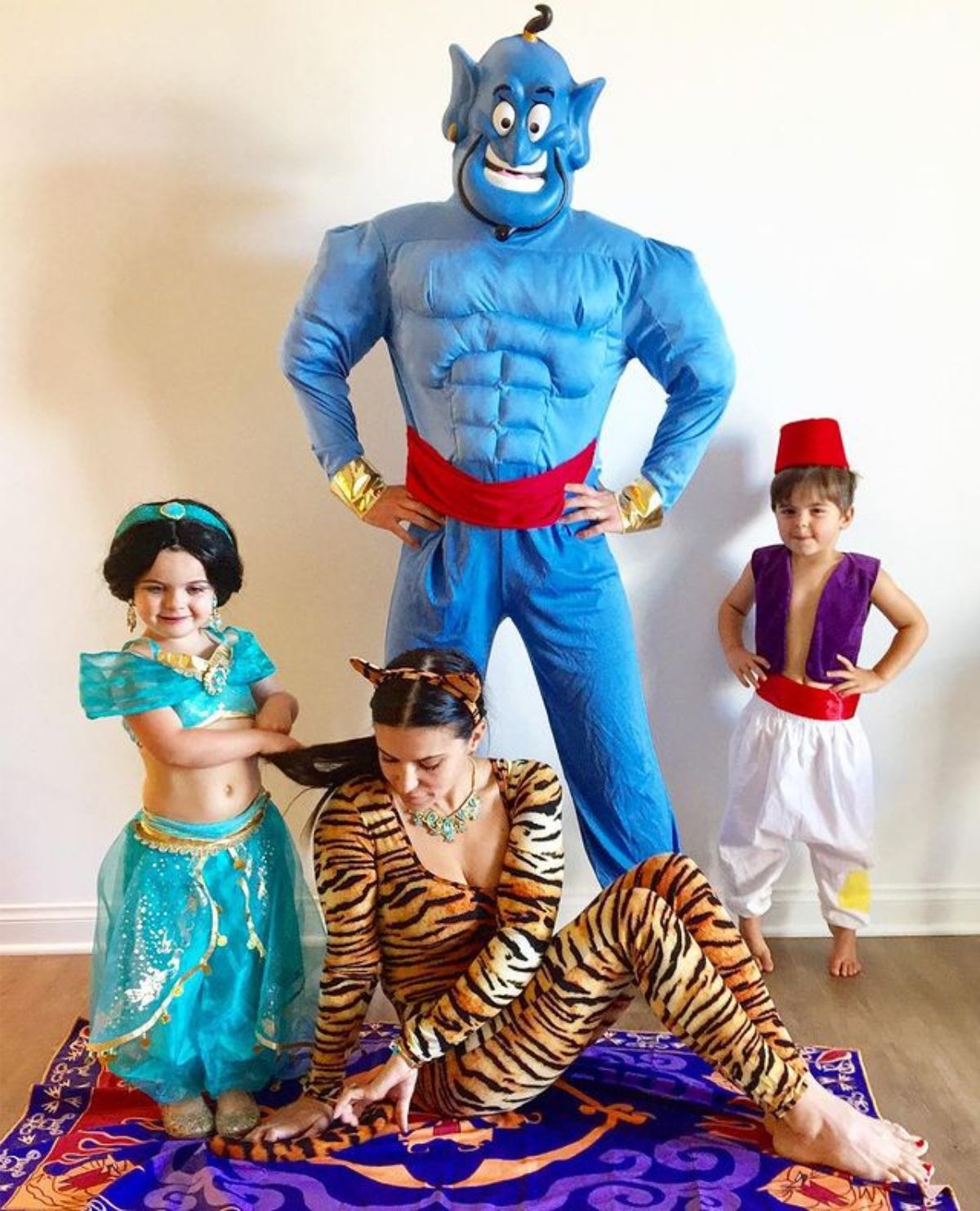 aladdin family costumes for four