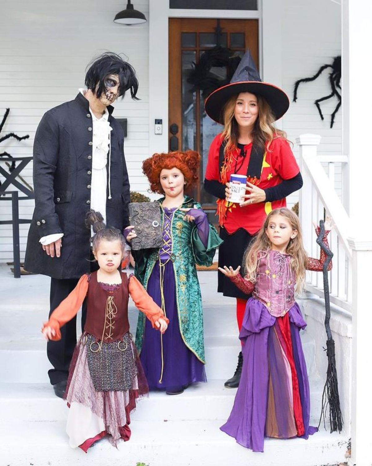 hocus pocus family costumes for 5