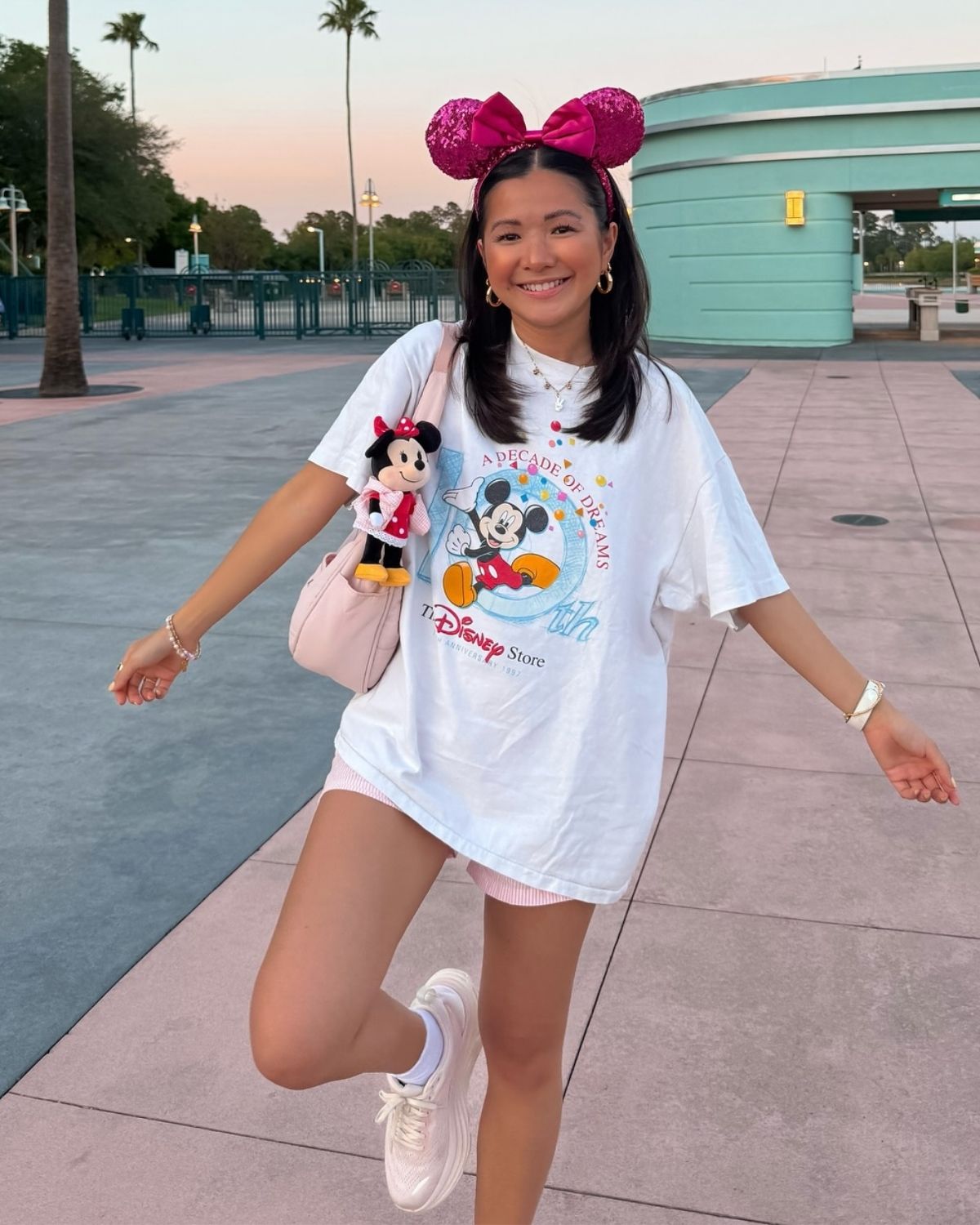 Oversized Mickey Tee Outfit