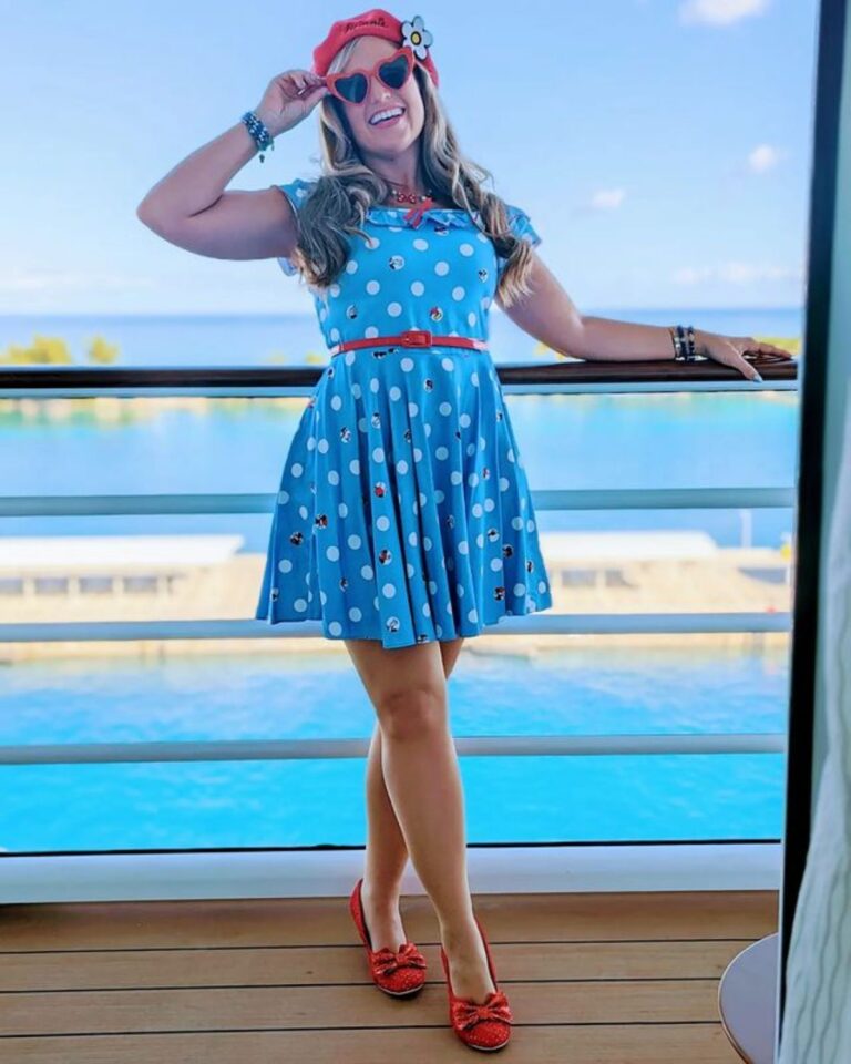 8 Disney Cruise Outfit Ideas You ll Love To Wear That Disney Fam 8-disney-cruise-outfit-ideas-you-ll-love-to-wear-that-disney-fam
