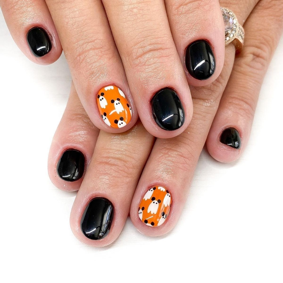 Simple Mickey Bat Nails