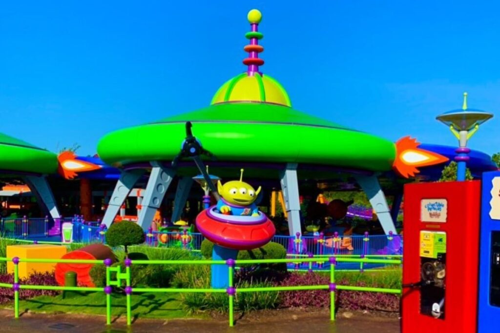 10 Spinning Rides At Disney World - That Disney Fam