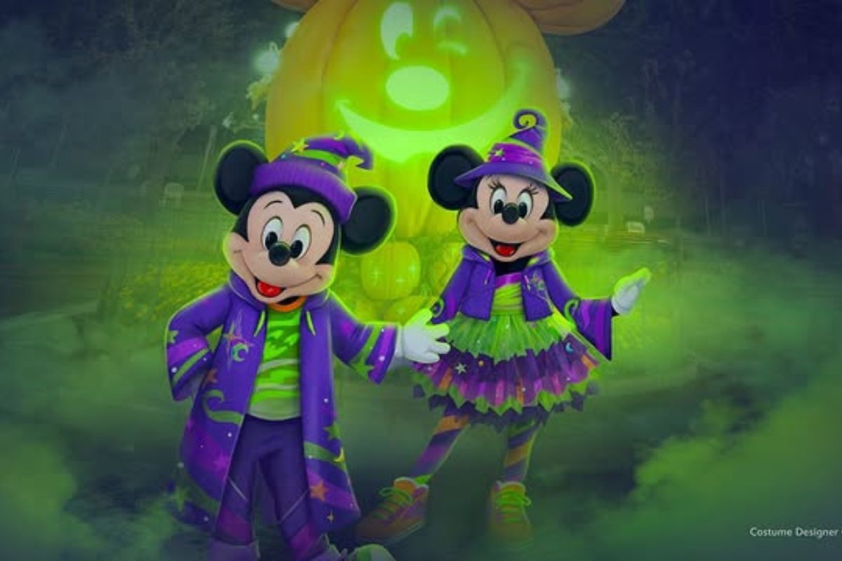 New Halloween outfits for the characters