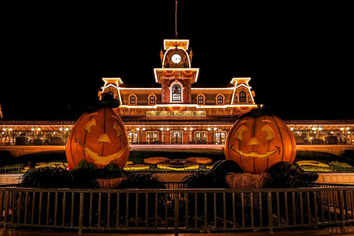 Magic Kingdom Halloween Decor
