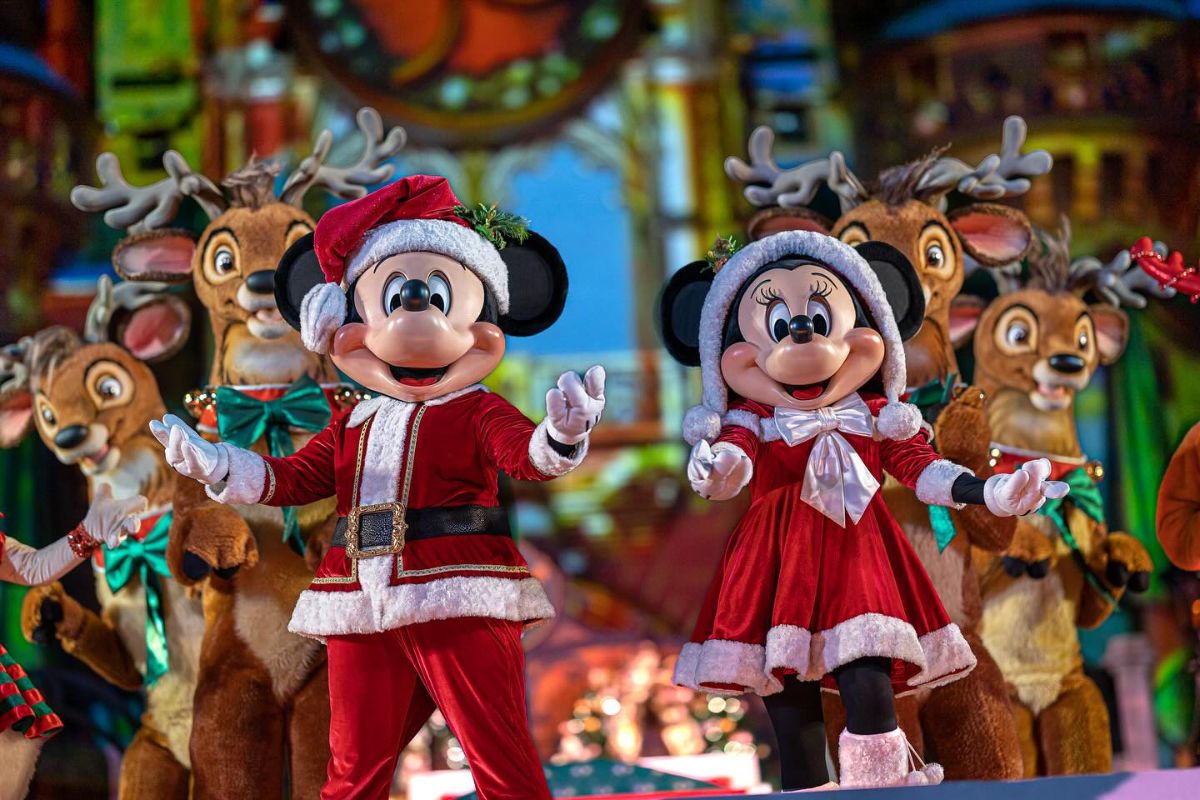 mickeys very merry christmas party