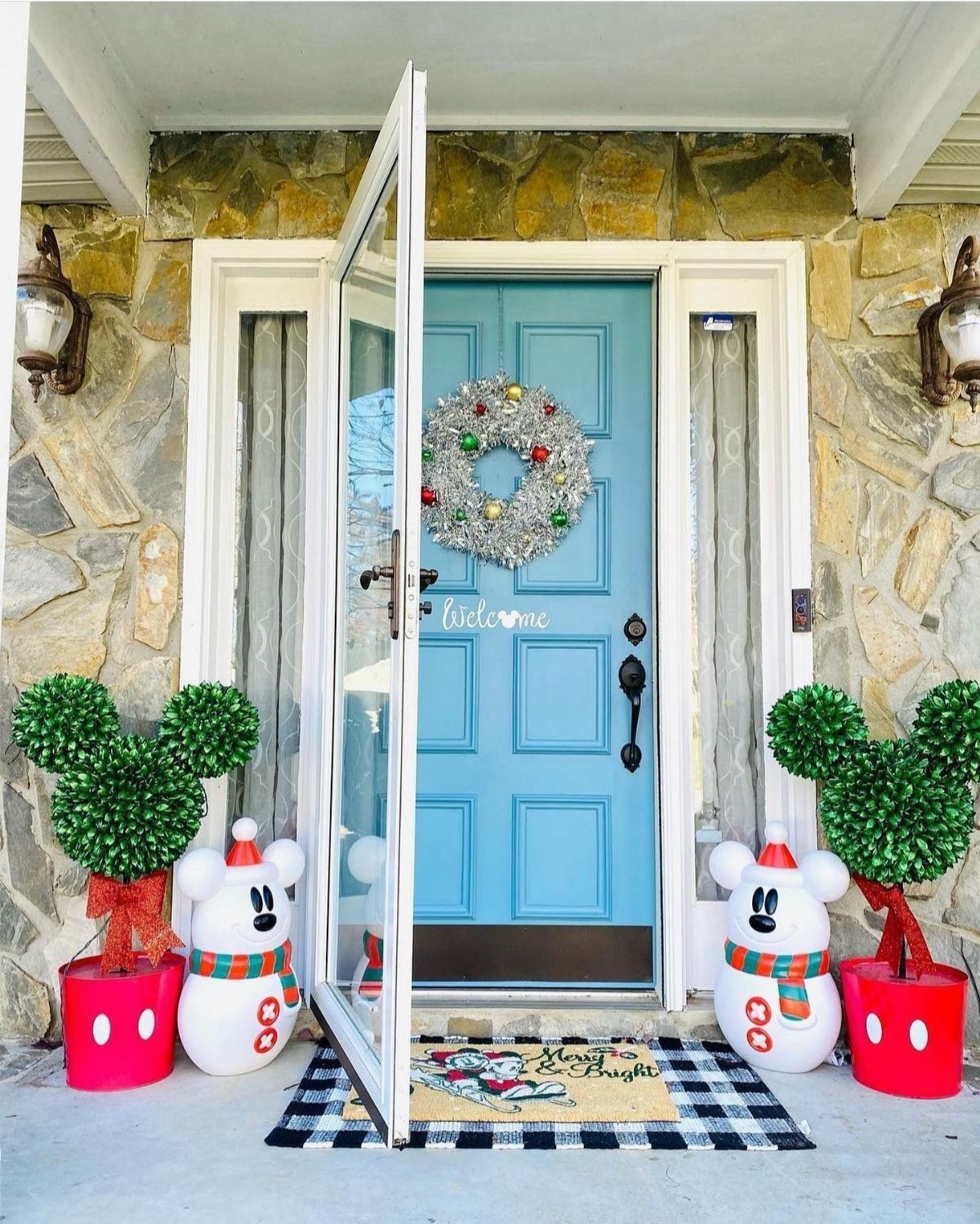 Mickey and Minnie Snowman Porch
