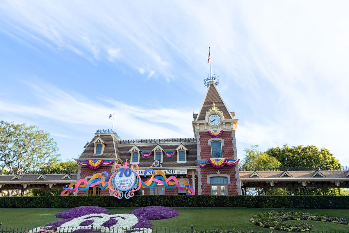 disneyland railroad